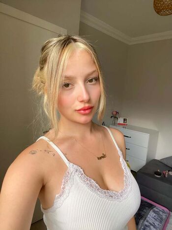 Full leaked Turkish girls page private onlyfans photo