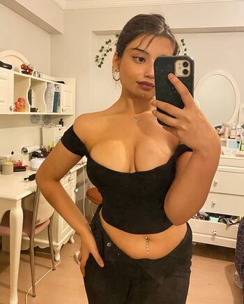 Full leaked Turkish girls private onlyfans photo