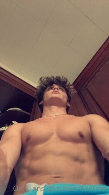 Full leaked Twentoofree private onlyfans photo