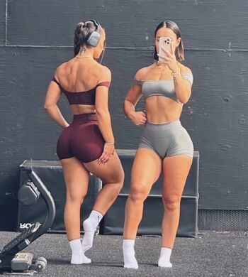 Full leaked Twinsb fit private onlyfans photo