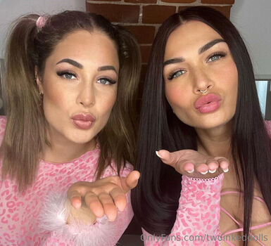 Full leaked Twoinkeddolls private onlyfans photo
