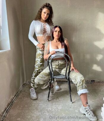 Full leaked Twoinkeddolls private onlyfans photo