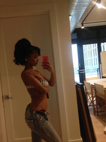 Full leaked Tyla page private onlyfans photo