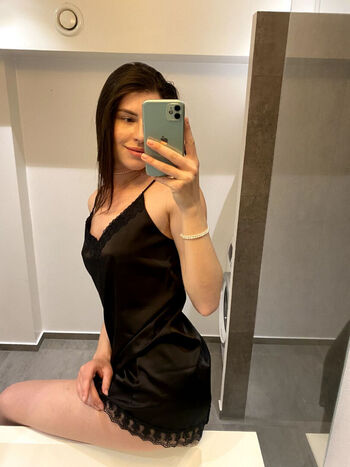 Full leaked Ukrainian girls page private onlyfans photo