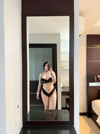 Full leaked Umikoumii private onlyfans photo