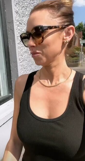Full leaked Una healy private onlyfans photo