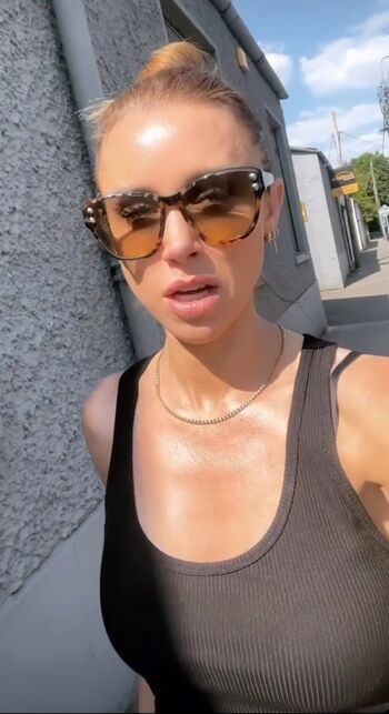 Full leaked Una healy private onlyfans photo