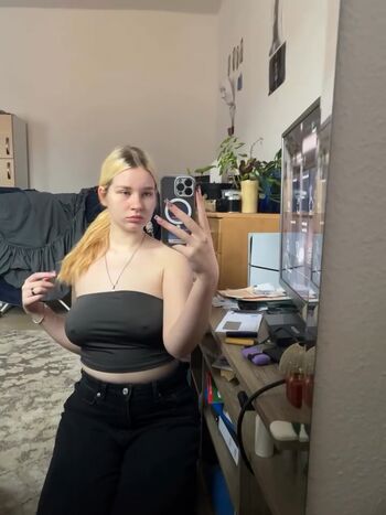 Uptempo lea leaked photo video viral