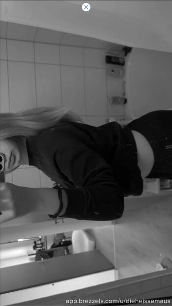 Full leaked Uptempo lea private onlyfans photo