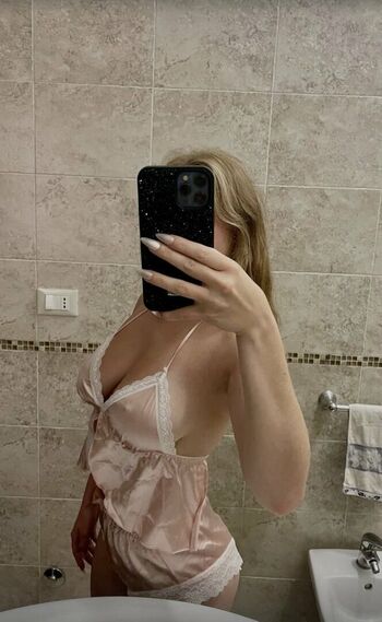 Full leaked Uresmee private onlyfans photo