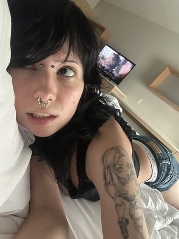 Full leaked Urwhitegf private onlyfans photo