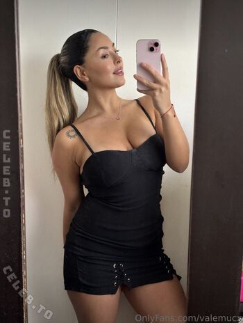 Full leaked Valemucx private onlyfans photo