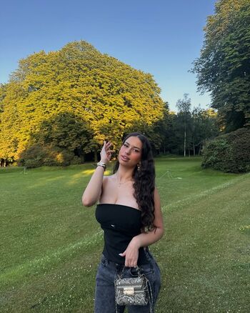Full leaked Valeria private onlyfans photo