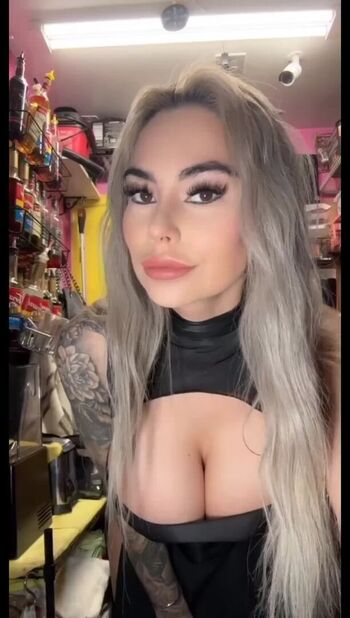 Full leaked Valeriaschacht private onlyfans photo