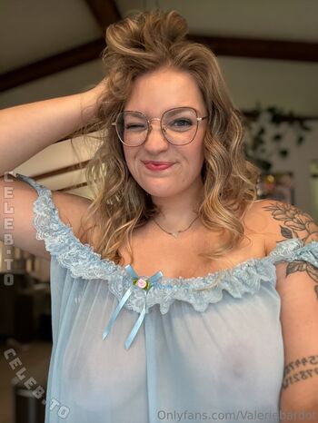 Full leaked Valerie bardot private onlyfans photo