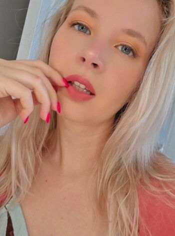 Full leaked Valeriya asmr private onlyfans photo
