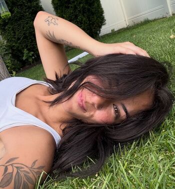 Full leaked Valiroe private onlyfans photo