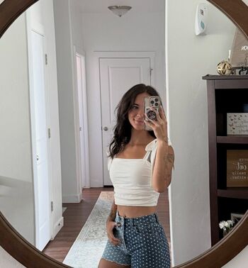 Full leaked Valiroe private onlyfans photo
