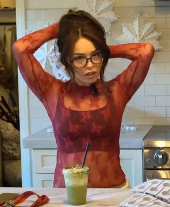 Full leaked Valkyrae page private onlyfans photo
