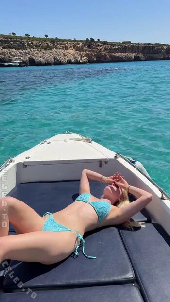 Full leaked Vallixpauline private onlyfans photo
