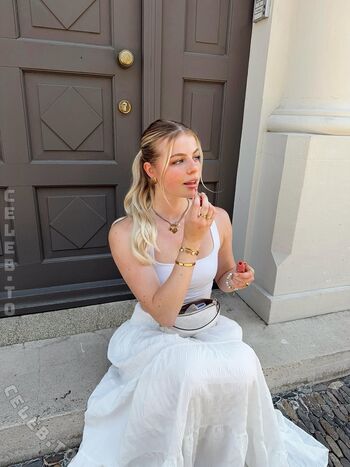 Full leaked Vallixpauline page private onlyfans photo