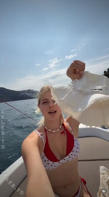 Full leaked Vallixpauline private onlyfans photo