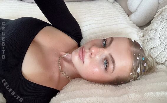Full leaked Vallixpauline private onlyfans photo
