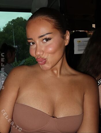 Full leaked Valonaash private onlyfans photo