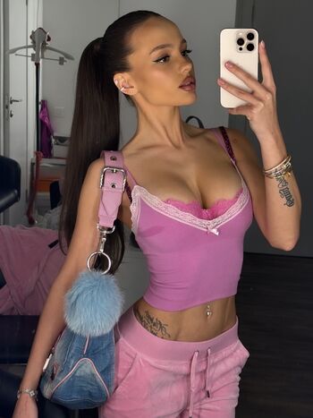 Full leaked Valya karnaval page private onlyfans photo