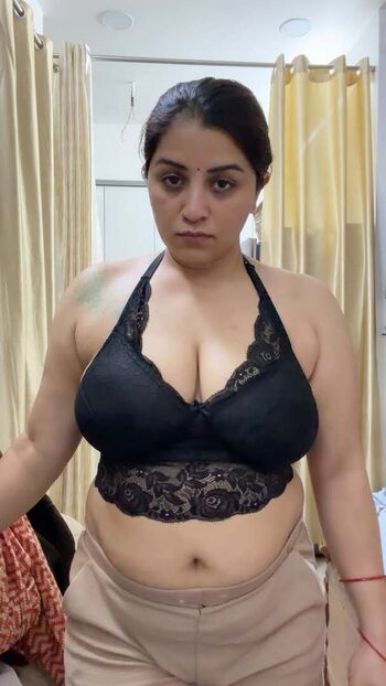 Full leaked Vandana pathak private onlyfans photo