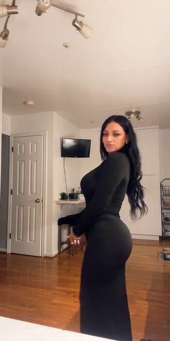Full leaked Vanessalucia private onlyfans photo