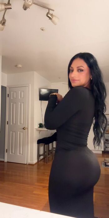 Full leaked Vanessalucia private onlyfans photo