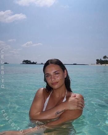 Full leaked Vanutschii private onlyfans photo