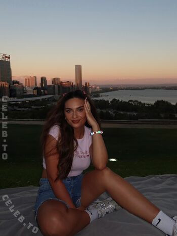 Full leaked Vanutschii private onlyfans photo