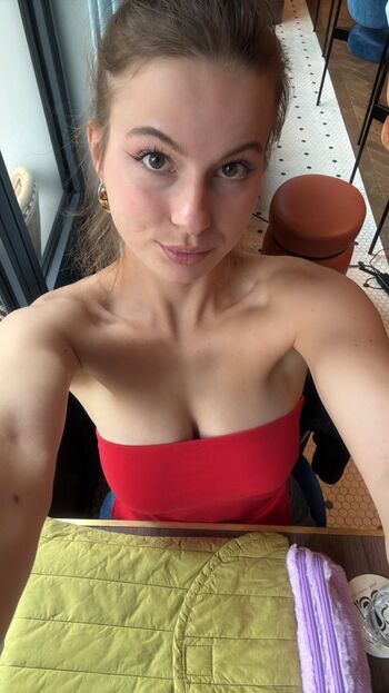 Full leaked Varvarik star private onlyfans photo