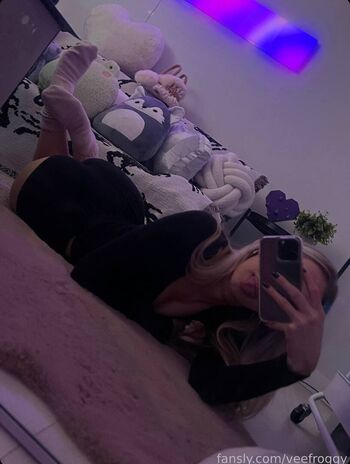 Full leaked Veefroggy private onlyfans photo
