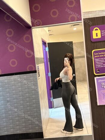 Full leaked Vekikusuo private onlyfans photo