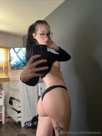 Full leaked Venaxx private onlyfans photo