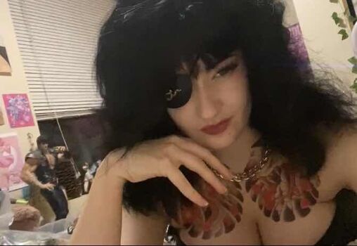 Full leaked Venom wifey page private onlyfans photo