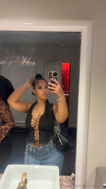 venuanys