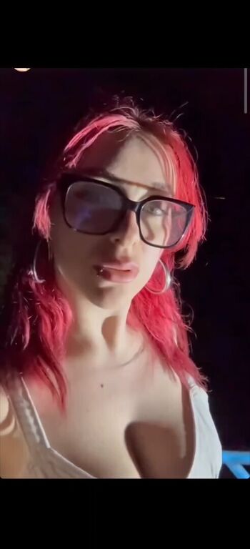 Full leaked Vibezgizem private onlyfans photo