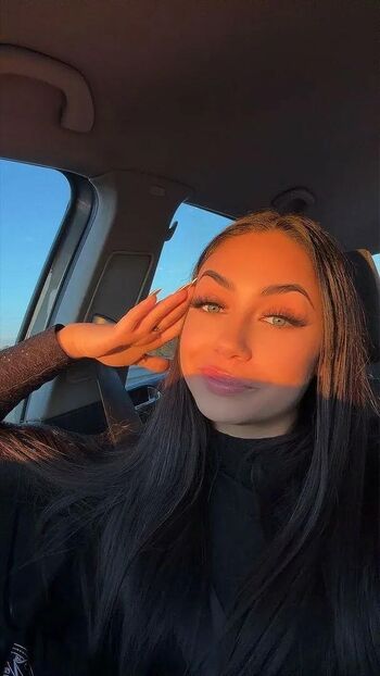 Full leaked Vicdelaluna private onlyfans photo