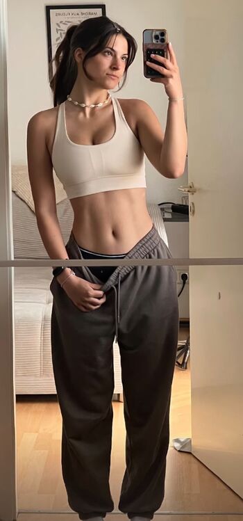 Full leaked Erin moriarty/ private onlyfans photo
