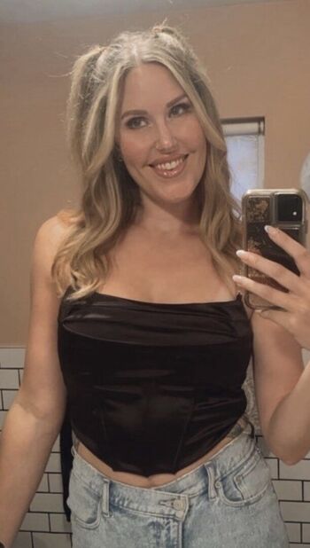 Full leaked Vicki howard private onlyfans photo