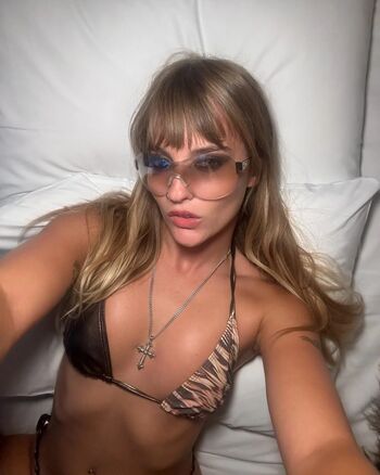 Victoria De Angelis