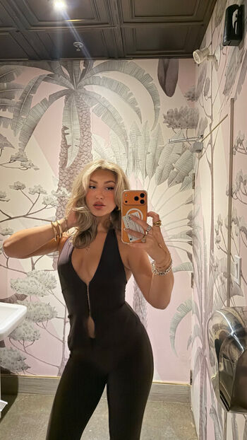 Full leaked Victoria private onlyfans photo