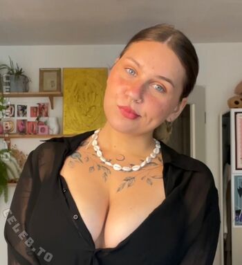 Full leaked Viky kid private onlyfans photo