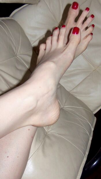 Violet's Toes (Violet's Perfect Feet