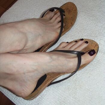 Violet's Toes (Violet's Perfect Feet