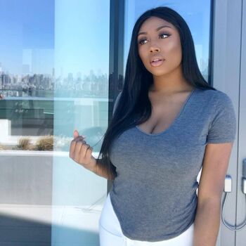 Full leaked Busty emily page private onlyfans photo